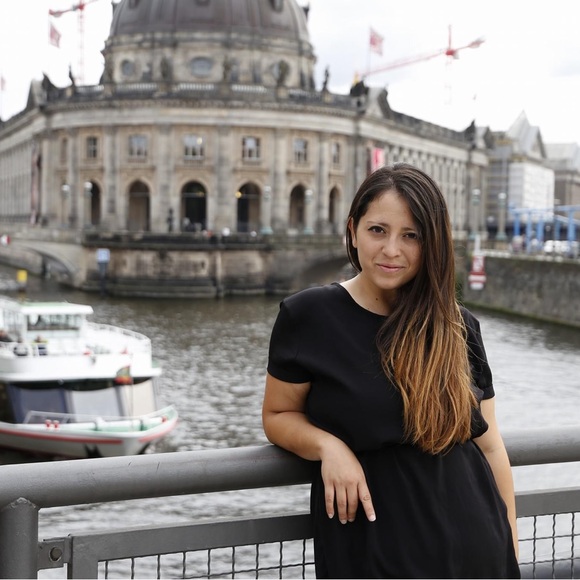 Meet your Posher, Vianey - Picture 2 of 4